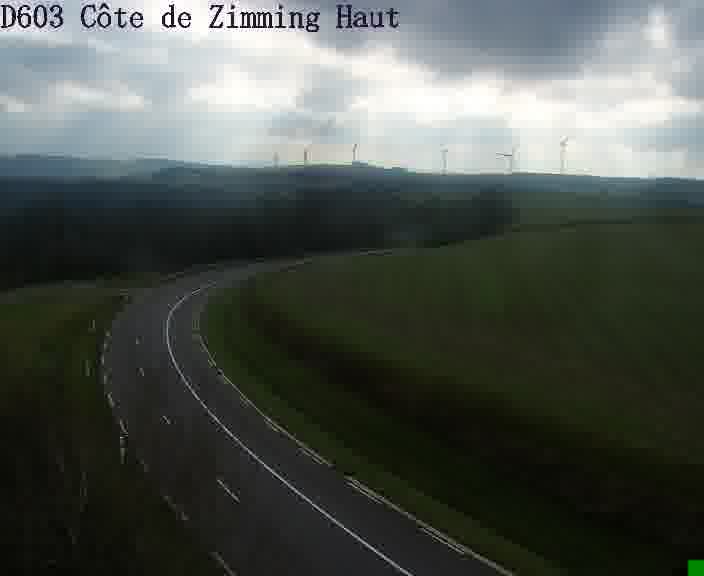 Webcam sur la D603 située en haut de la Côte de Zimming. Vue orientée vers Saint-Avold.
