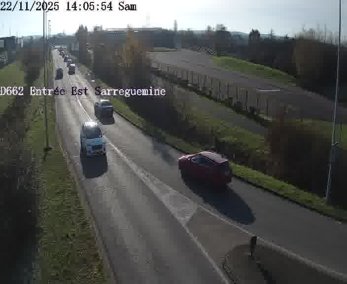 Point de vue trafic déployé sur D662 (France) à Sarreguemines, regardant vers Sarreguemines, aidant conducteurs et services à anticiper les flux.