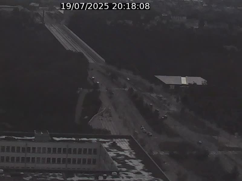 Webcam sur l'avenue John Fitzgerald Kennedy (N51) avec vue sur le Pont rouge (Pont Grande Duchesse Charlotte), l'arrêt Pfaffenthal et l'entrée du quartier Kirchberg