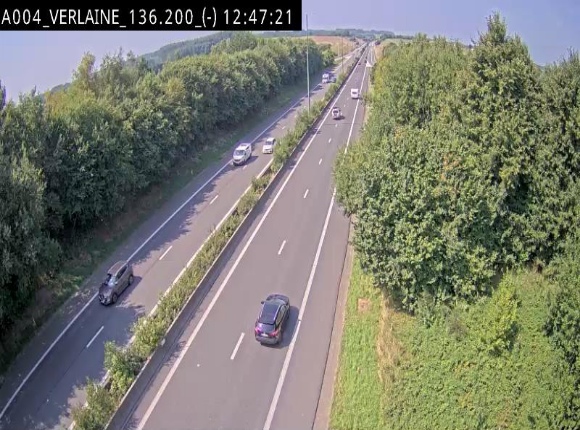 Webcam sur l'E411 à hauteur du pont surplombant la N40, à proximité de la sortie 26 Verlaine - Libramont-Chevigny. Vue orientée vers Namur