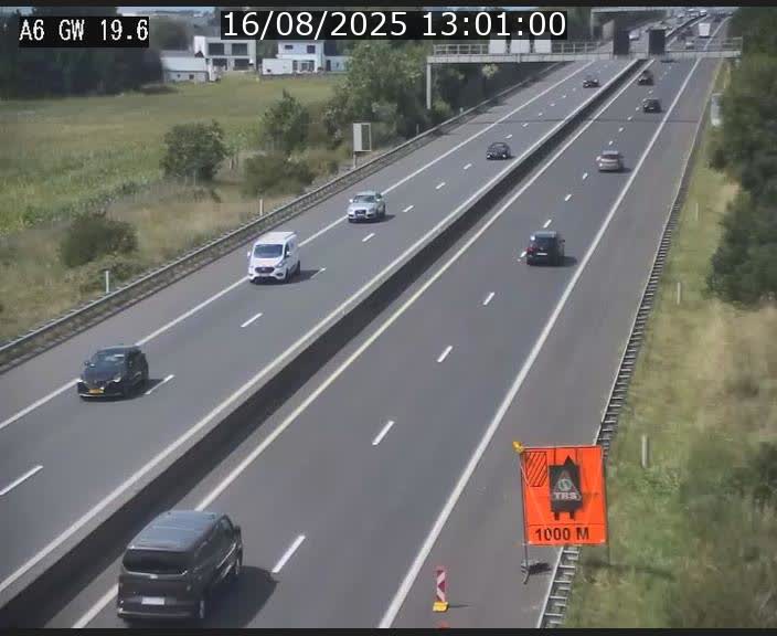 Traffic live webcam Luxembourg - Steinfort - A6 - BK 19.6 - direction Belgique