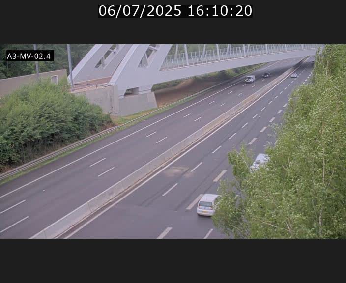 Webcam autoroute de la France (A3) au Luxembourg à Fentange, à proximité de la Croix de Gasperich. Vue orientée vers la Cloche d'Or