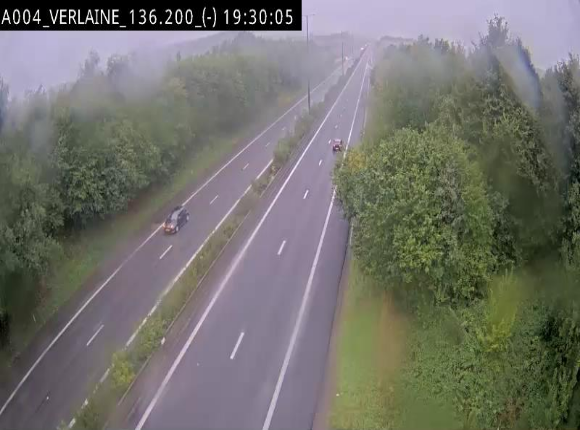 Webcam sur l'E411 à hauteur du pont surplombant la N40, à proximité de la sortie 26 Verlaine - Libramont-Chevigny. Vue orientée vers Namur