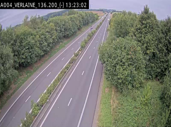 Webcam sur l'E411 à hauteur du pont surplombant la N40, à proximité de la sortie 26 Verlaine - Libramont-Chevigny. Vue orientée vers Namur