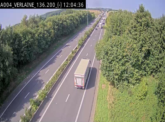 Webcam sur l'E411 à hauteur du pont surplombant la N40, à proximité de la sortie 26 Verlaine - Libramont-Chevigny. Vue orientée vers Namur