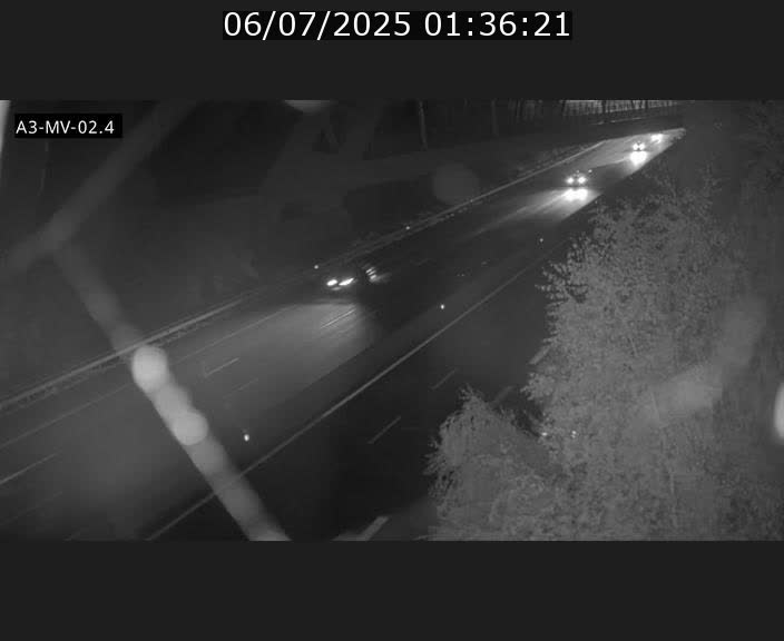Webcam autoroute de la France (A3) au Luxembourg à Fentange, à proximité de la Croix de Gasperich. Vue orientée vers la Cloche d'Or