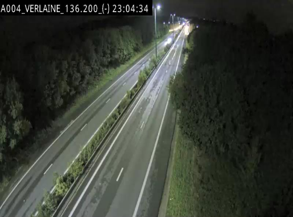 Webcam sur l'E411 à hauteur du pont surplombant la N40, à proximité de la sortie 26 Verlaine - Libramont-Chevigny. Vue orientée vers Namur