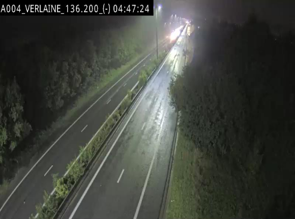 Webcam sur l'E411 à hauteur du pont surplombant la N40, à proximité de la sortie 26 Verlaine - Libramont-Chevigny. Vue orientée vers Namur