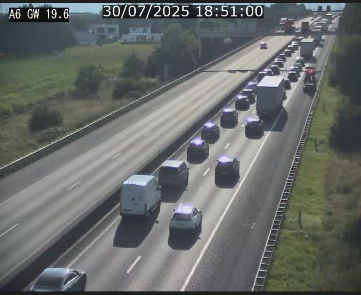 Traffic live webcam Luxembourg - Steinfort - A6 - BK 19.6 - direction Belgique