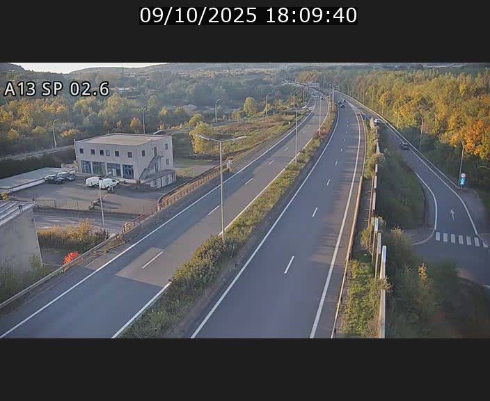 Traffic live webcam Luxembourg Sanem - A13 direction Pétange - BK 2.6