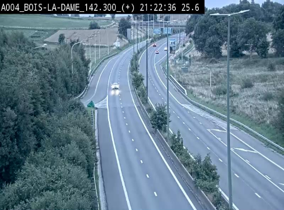 Webcam située entre la sortie 29 Neufchâteau et la jonction avec l'E25 en direction de Liège et Luxembourg