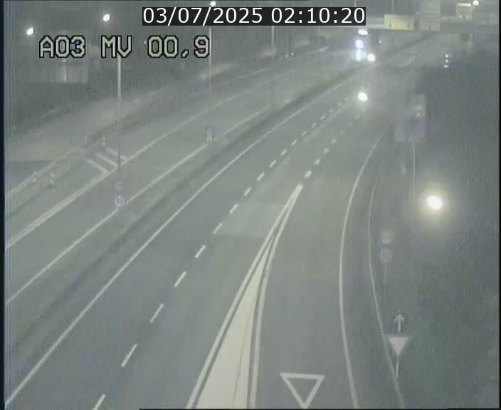 Traffic live webcam Luxembourg Croix de Gasperich - A3 - BK 0.4 - direction Luxembourg