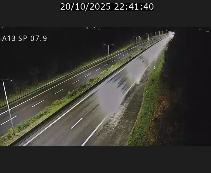 Traffic live webcam Luxembourg Jonction Lankelz - A13 direction Pétange - BK 7.9