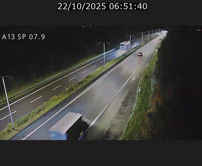 Traffic live webcam Luxembourg Jonction Lankelz - A13 direction Pétange - BK 7.9