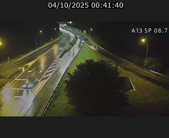 Traffic live webcam Luxembourg Jonction Lankelz - A13 direction Pétange - BK 8.7 