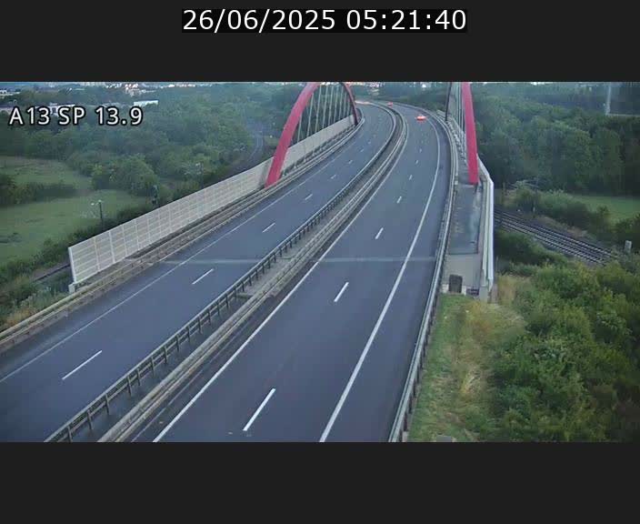 Traffic live webcam Luxembourg Kayl - A13 direction Esch-sur-Alzette/Luxembourg-ville - BK 13.9