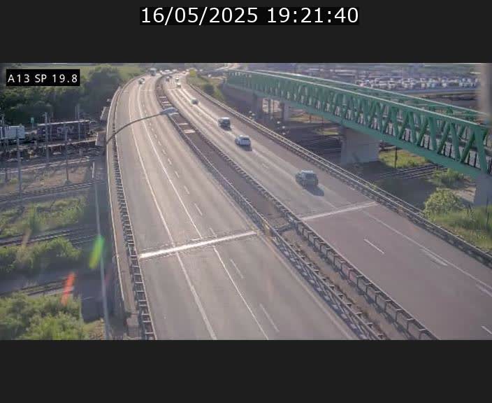 Traffic live webcam Luxembourg Croix de Bettembourg - A13 direction Esch-sur-Alzette - BK 19.8