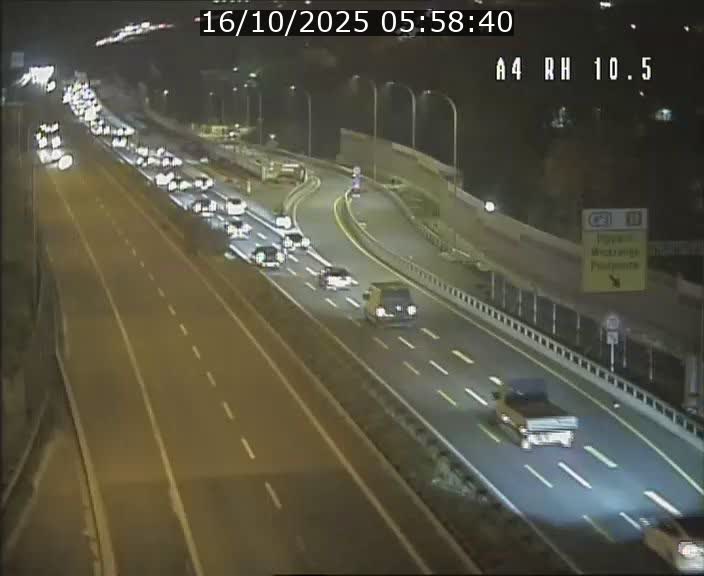 Traffic live webcam Luxembourg Pontpierre - A4 - BK 10.5 - direction Luxembourg