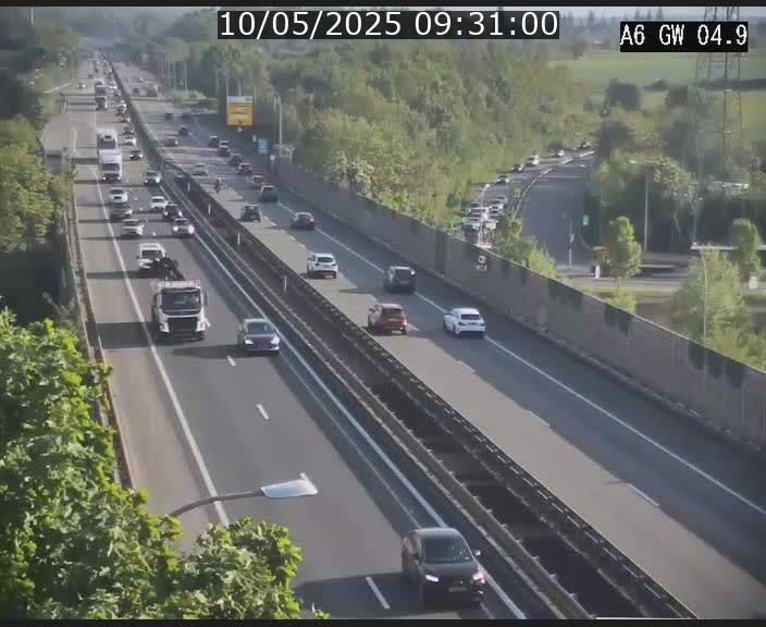 Traffic live webcam Luxembourg Croix de Cessange - A6 - BK 4.9 - direction Belgique