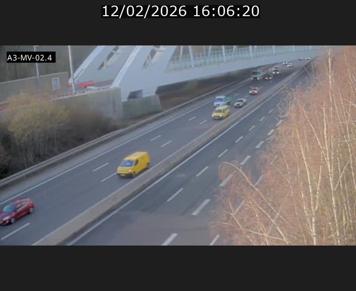 Webcam autoroute de la France (A3) au Luxembourg à Fentange, à proximité de la Croix de Gasperich. Vue orientée vers la Cloche d'Or