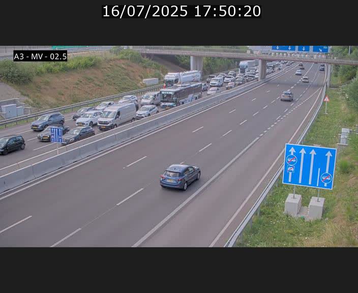 Webcam autoroute A3 au Luxembourg à proximité de la Croix de Gasperich. Vue orientée vers Luxembourg