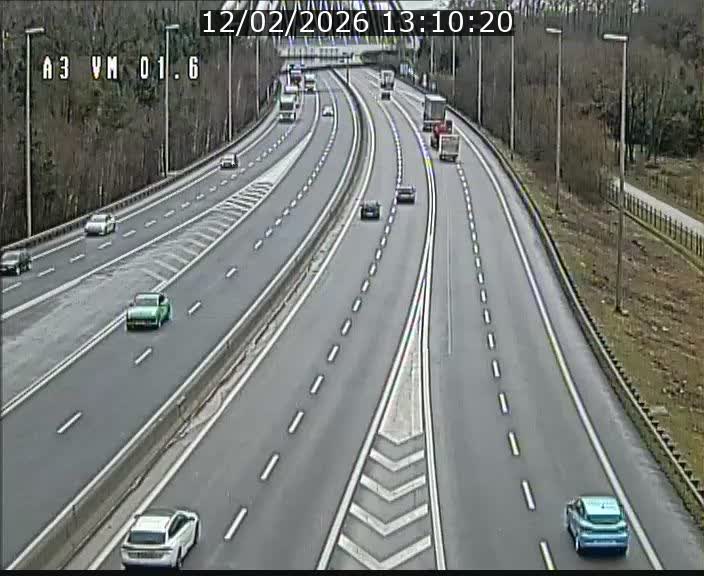 Traffic live webcam Luxembourg - Croix de Gasperich - A3 - BK 1.6 - direction France/Aire de Berchem