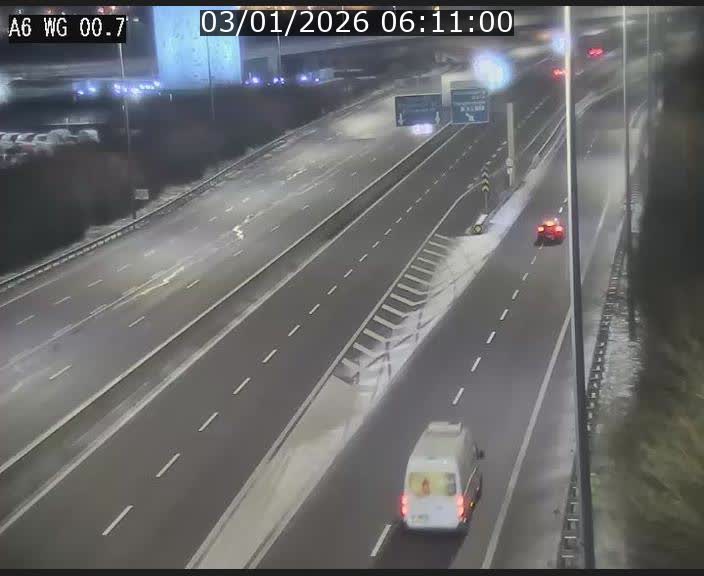 Traffic live webcam Luxembourg Croix de Cessange - A6 - BK 0.7 - direction A3 France