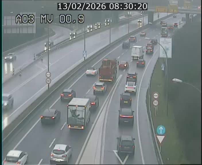 Traffic live webcam Luxembourg Croix de Gasperich - A3 - BK 0.4 - direction Luxembourg