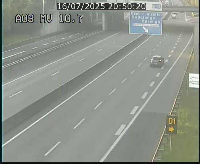Traffic live webcam Luxembourg Croix de Bettembourg - A3 - BK 10.7 - direction France