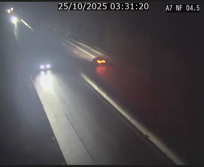 Caméra autoroute Luxembourg A7 - Passage à gibier Rëngelbour - direction Tunnel Grouft