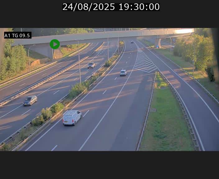 Traffic live webcam Luxembourg Jonction Grünewald - A1 direction Luxembourg-ville - BK 9.5