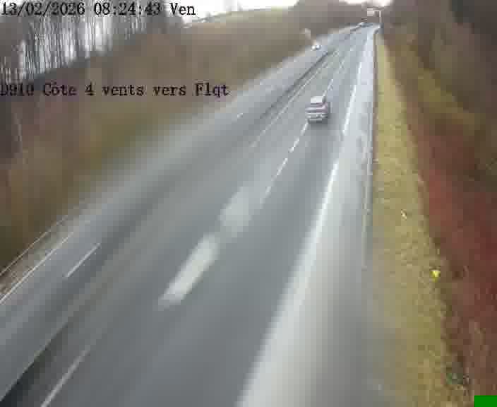 Webcam sur la D910 située dans la Côte des 4 vents. Vue orientée vers le haut de la côte, vers Faulquemont