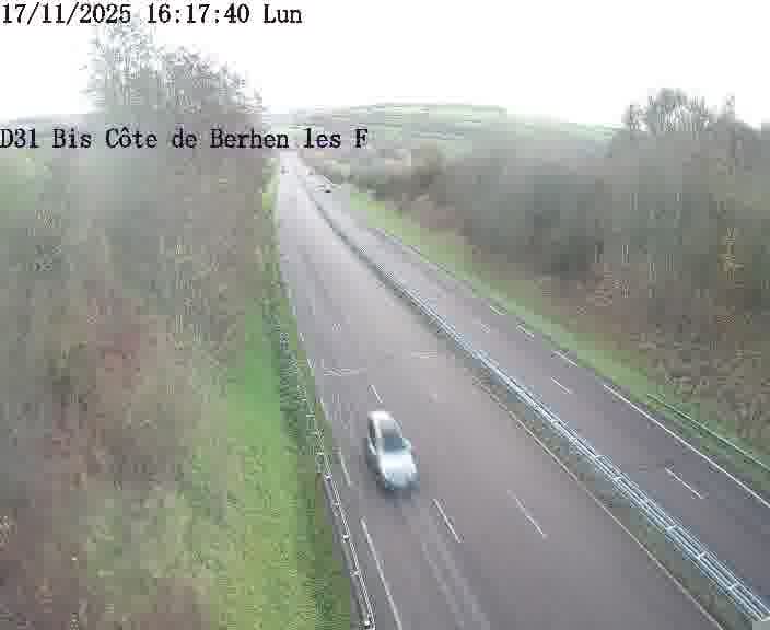 Webcam de surveillance sur D31bis (France) à Behren-lès-Forbach, cadrée vers Sarreguemines, proposant une information routière utile aux déplacements quotidiens.