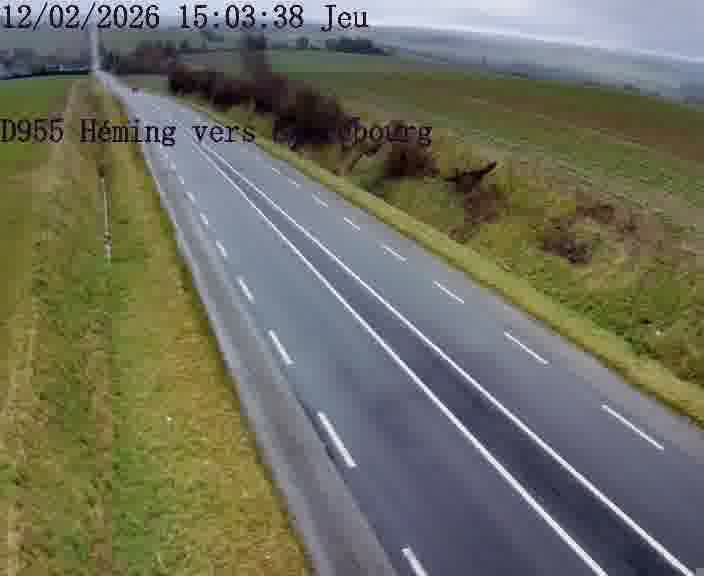 Caméra routière située sur D955 (France) à Heming, orientée vers Sarrebourg, surveillant en continu la circulation locale et régionale.