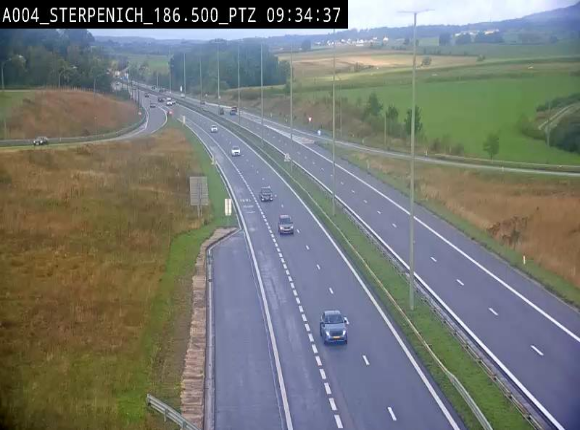 Webcam E411 à Sterpenich en Belgique près de la frontière du Luxembourg. Vue orientée vers Bruxelles