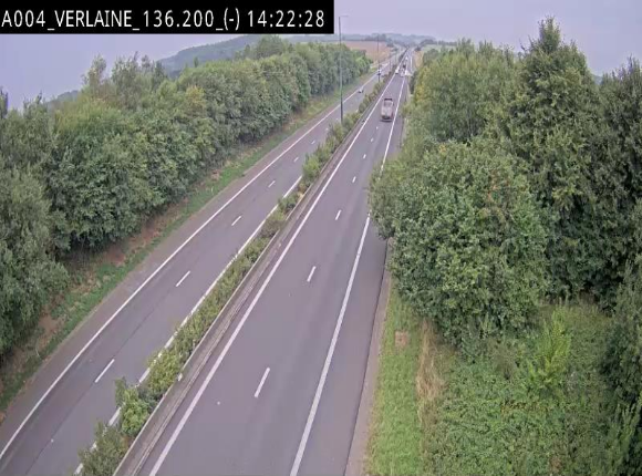 Webcam sur l'E411 à hauteur du pont surplombant la N40, à proximité de la sortie 26 Verlaine - Libramont-Chevigny. Vue orientée vers Namur