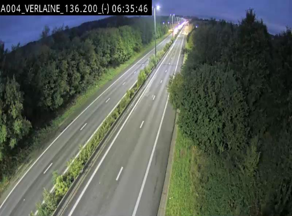 Webcam sur l'E411 à hauteur du pont surplombant la N40, à proximité de la sortie 26 Verlaine - Libramont-Chevigny. Vue orientée vers Namur