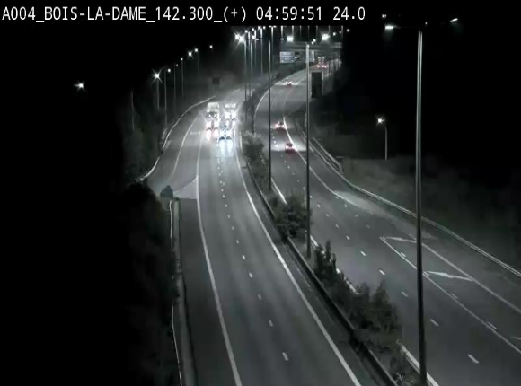 Webcam située entre la sortie 29 Neufchâteau et la jonction avec l'E25 en direction de Liège et Luxembourg