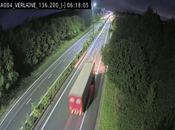 Webcam sur l'E411 à hauteur du pont surplombant la N40, à proximité de la sortie 26 Verlaine - Libramont-Chevigny. Vue orientée vers Namur