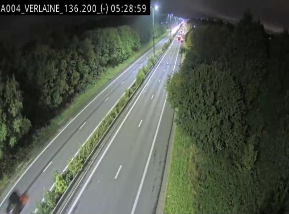 Webcam sur l'E411 à hauteur du pont surplombant la N40, à proximité de la sortie 26 Verlaine - Libramont-Chevigny. Vue orientée vers Namur