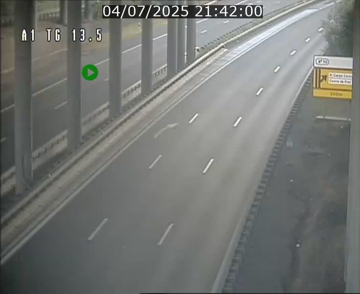Traffic live webcam Luxembourg Senningen - A1 direction Luxembourg - BK 13.5