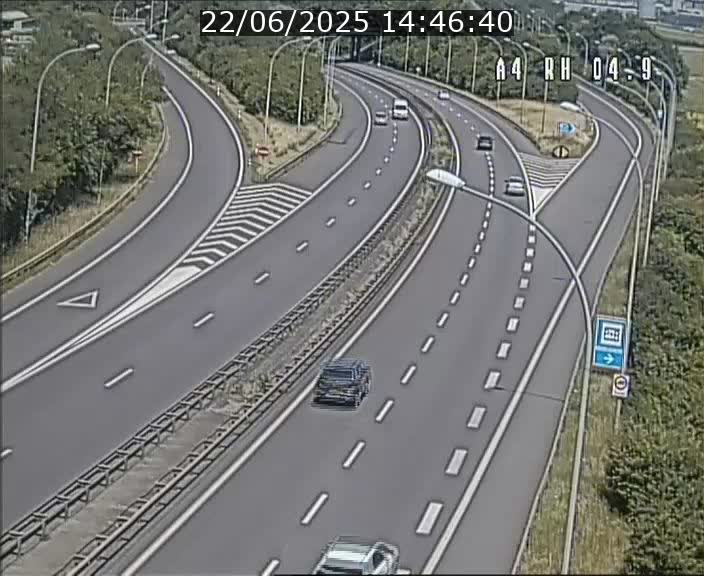 Traffic live webcam Luxembourg Leudelange - A4 - BK 4.9 - direction Luxembourg