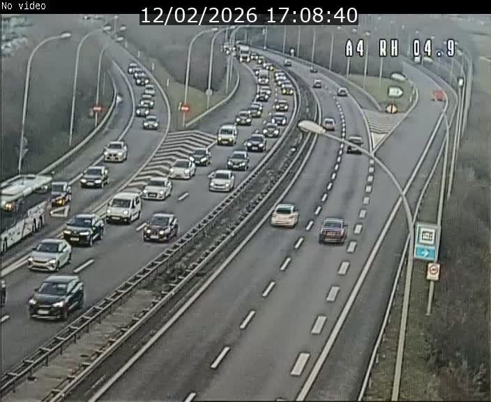Traffic live webcam Luxembourg Leudelange - A4 - BK 4.9 - direction Luxembourg