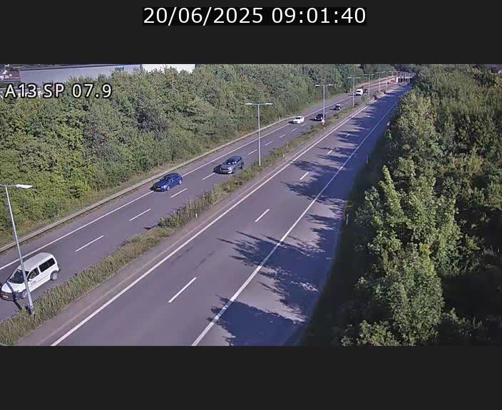 Traffic live webcam Luxembourg Jonction Lankelz - A13 direction Pétange - BK 7.9