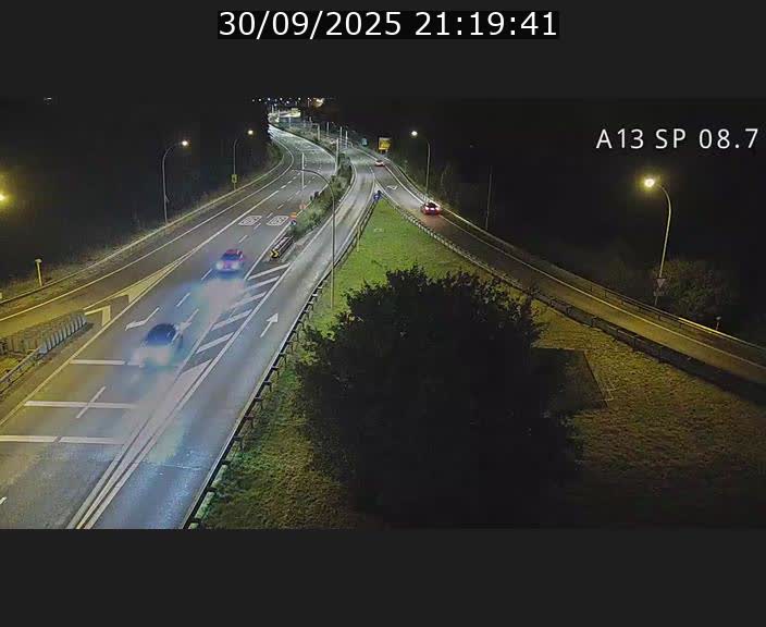 Traffic live webcam Luxembourg Jonction Lankelz - A13 direction Pétange - BK 8.7 