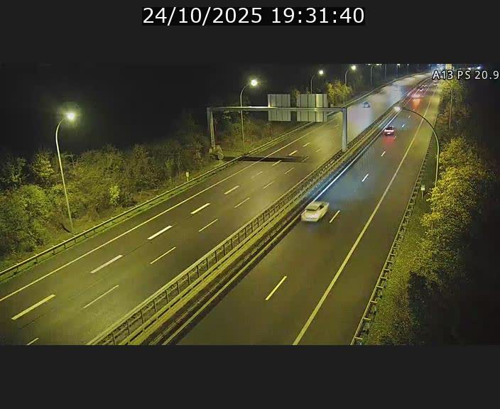 Traffic live webcam Luxembourg Croix de Bettembourg, rond-point d'Hellange - A13 direction Allemagne - BK 20.9
