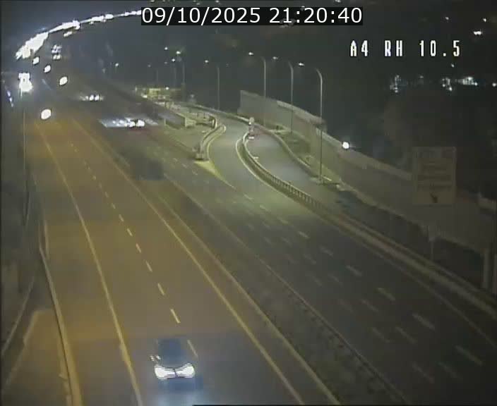 Traffic live webcam Luxembourg Pontpierre - A4 - BK 10.5 - direction Luxembourg