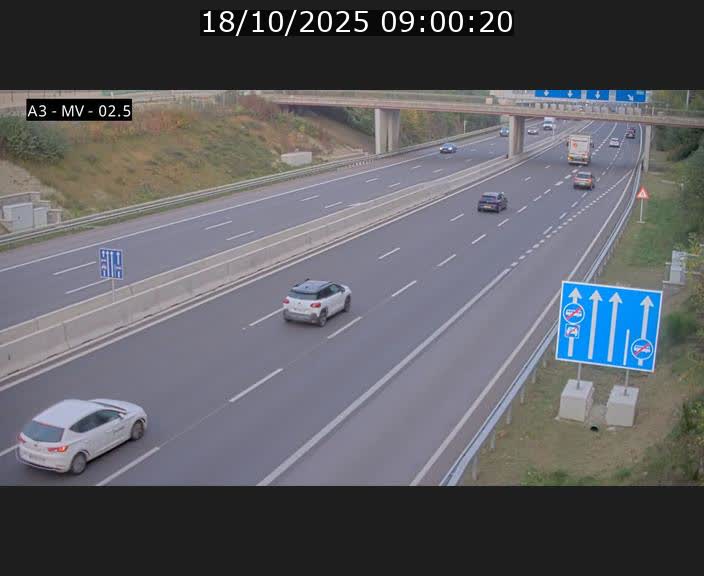 Webcam autoroute A3 au Luxembourg à proximité de la Croix de Gasperich. Vue orientée vers Luxembourg