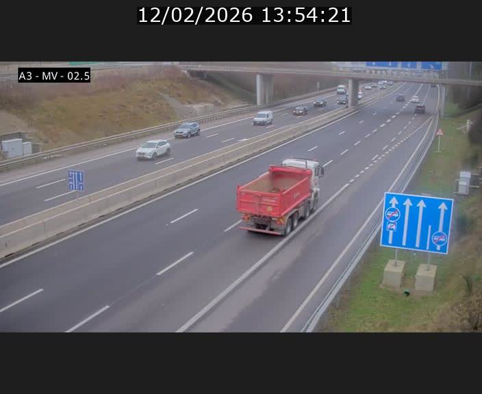 Webcam autoroute A3 au Luxembourg à proximité de la Croix de Gasperich. Vue orientée vers Luxembourg