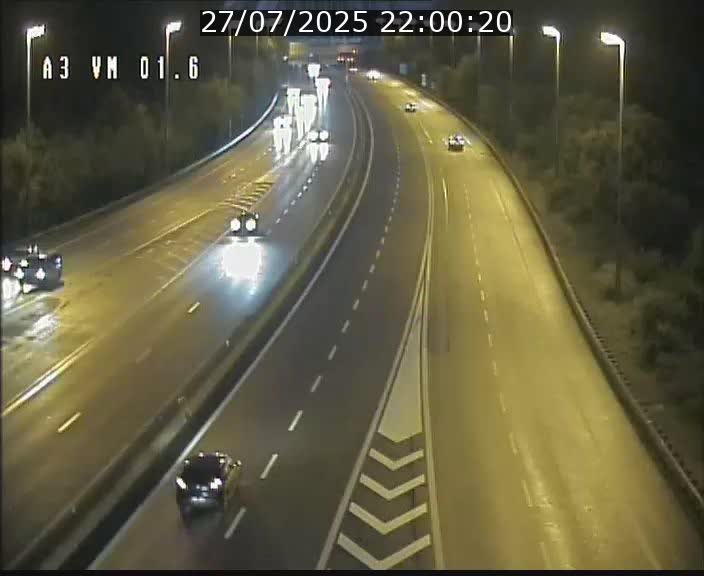 Traffic live webcam Luxembourg - Croix de Gasperich - A3 - BK 1.6 - direction France/Aire de Berchem